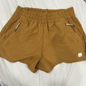 Vuori Dash Short xs no tags brand new